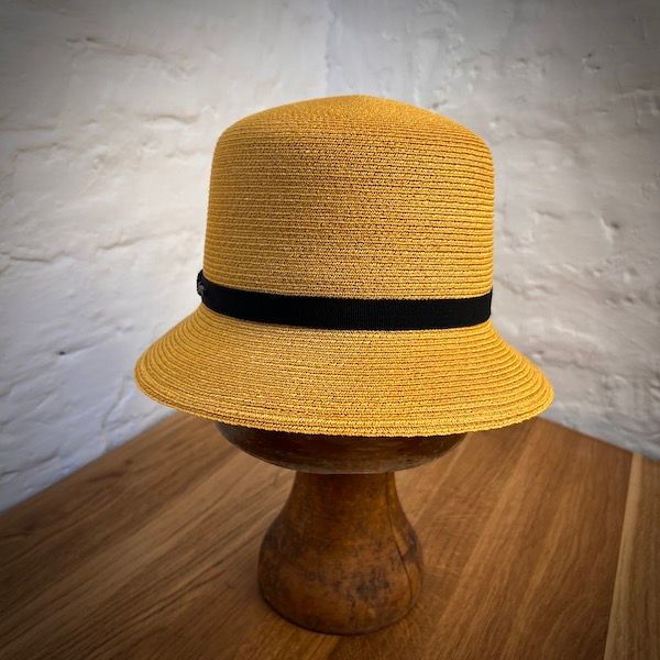 1930 Haube in cognac - Dotty&Dan